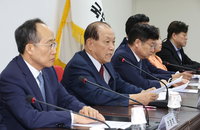 황우여 "전대 과도한 비난전…당헌당규 어긋나면 엄중조치"