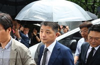 'SM 시세조종' 카카오 김범수 구속심사 출석