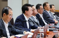 尹대통령 "금투세 폐지…시대상 반영 못한 상속세 조정"
