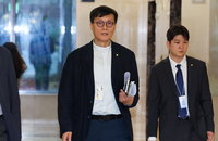 한은, 2분기 역성장에도 연간 성장률 전망 유지할까