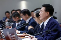 尹대통령 "추석 연휴 전후 건강보험 수가 한시적 인상"