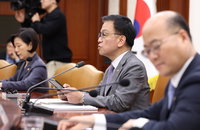 정부, 반도체 생태계 지원에 내년까지 8.8조원 투입