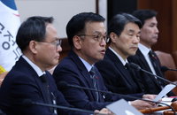崔대행, 국회몫 헌법재판관 3명 중 2명 임명…마은혁 보류