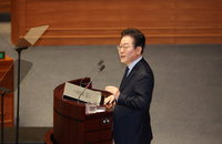 李 "회복과 성장으로 '잘사니즘' 구현…진보·보수정책 총동원"