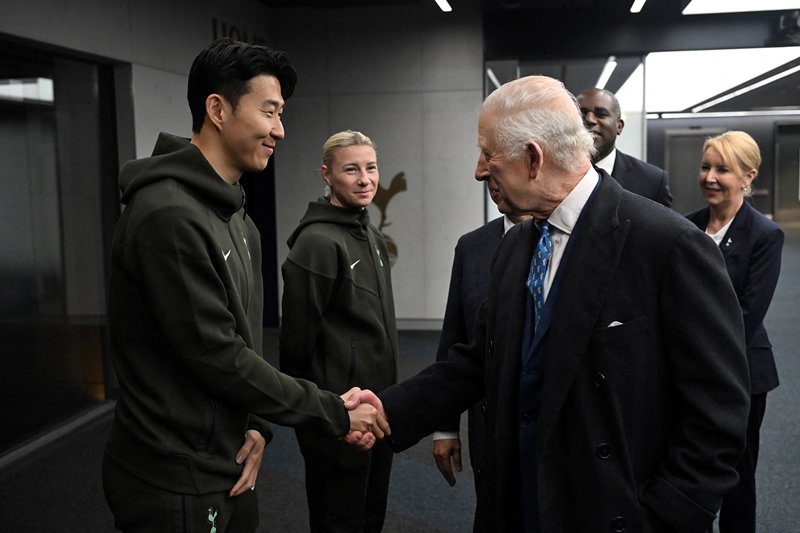 찰스 3세 손흥민과 악수