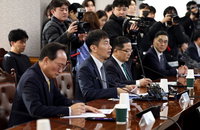 이복현 "자본적정성 관리와 주주환원, 균형추 맞춰달라"