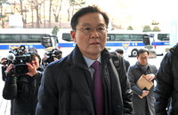 윤 대통령 '내란 혐의' 형사재판 시작