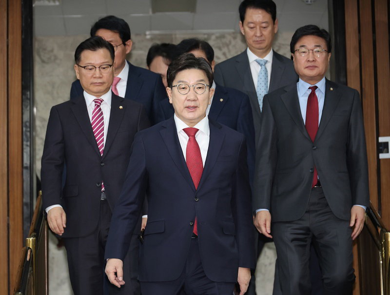 권성동 원내대표