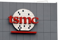 TSMC, 관세 충격에 주가 급락…미국 벌금 가능성도