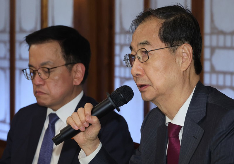 최상목 경제부총리와 한덕수 대통령 권한대행 국무총리
