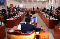 사법부 공세수위 높이는 민주…일각선 "탄핵·특검 신중해야"