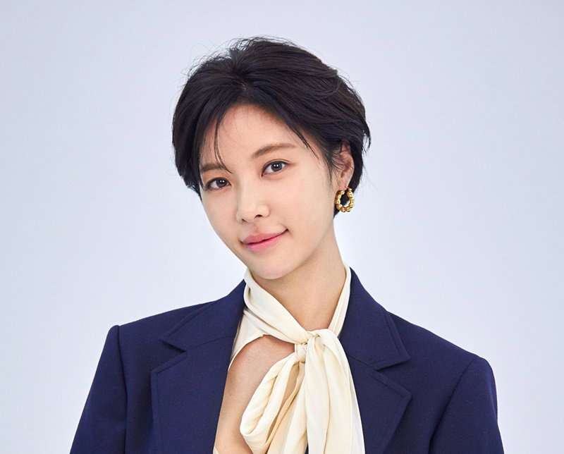 배우 황정음