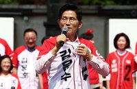 김문수, 尹 '부정선거' 영화관람에 "선관위 의혹 해명 노력해야"