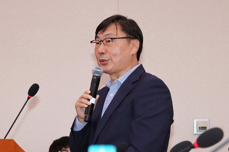 이화영