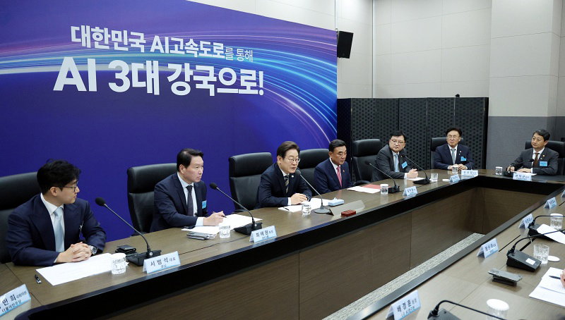 이재명 대통령, AI 글로벌 협력 기업 간담회 주재