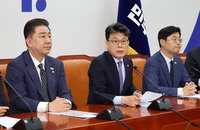 與, '소비쿠폰' 추가지원 추진 "비수도권 3만원·농어촌 5만원"
