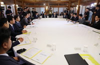 당정 "물가안정에 수단 총동원…가공식품 인상률 최소화 검토"