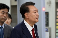 구속된 尹, 당일 오전 내란재판 불출석