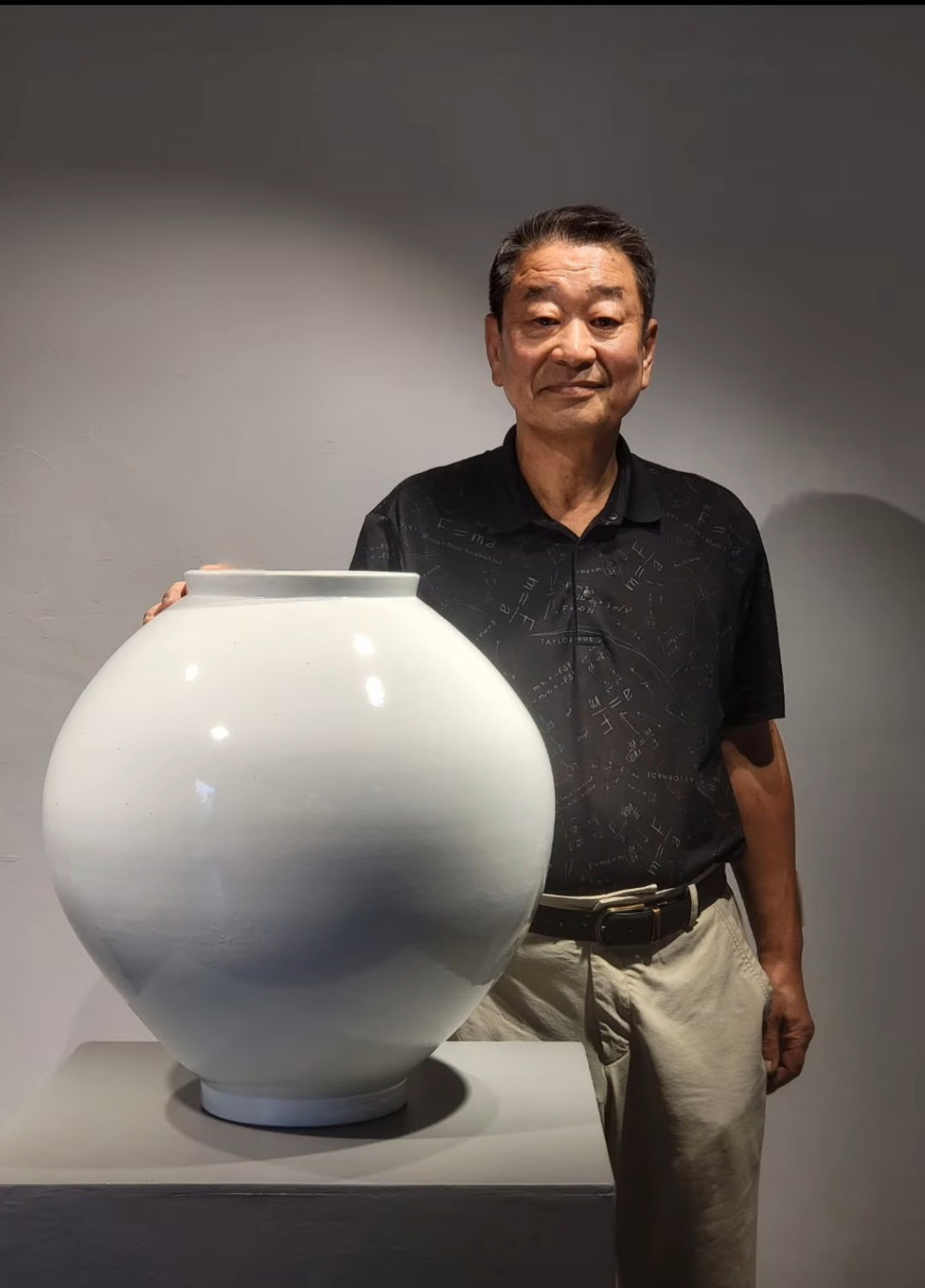[이용순 초대전 <도공(陶工)의 꿈>展이 열리고 있는 구구갤러리]