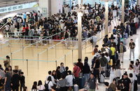 추석 연휴 첫날 터미널·역·공항 등 귀성행렬