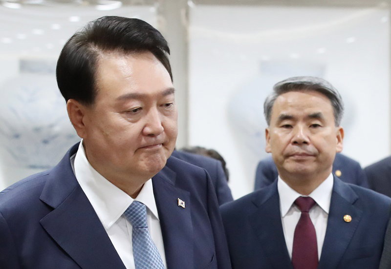 윤석열 전 대통령(왼쪽)과 이종섭 전 국방부 장관