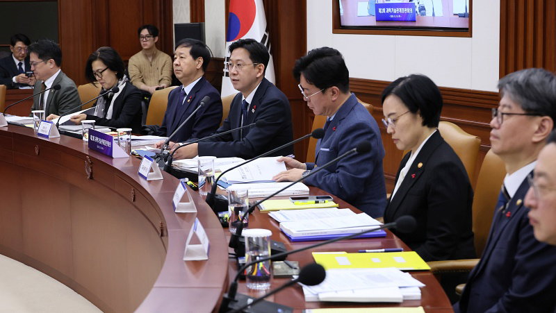 과학기술관계장관회의, 발언하는 배경훈 부총리
