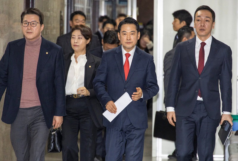 최고위원회의 향하는 장동혁