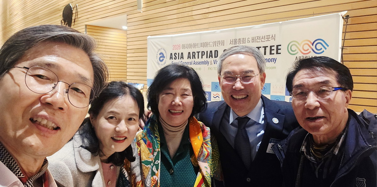 [왼쪽부터 바실련 이태성 부회장, 오경숙 부회장, 임보선 자문위원, 이영준 회장, 정귀출 고문]