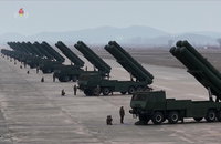 북한, 김정은 참관 600mm 초대형 방사포 훈련...합참 "350km 비행" 포착