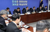 당정 "3개월간 비축유 단계적 방출…3월말 추경안 국회 제출"