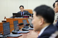 [환율안정 3법] 서학개미 국내 복귀 시 양도세 100% 면제... 국회 상임위 통과