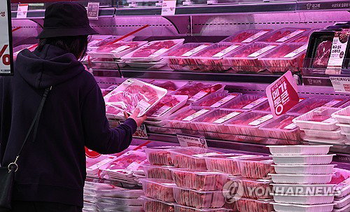 [곡물 가격] 중동 전쟁 여파 국내 사료 가격 3%대 인상 [축산물 물가 상승 압력]