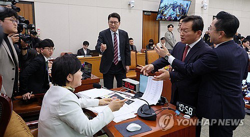 국정조사 여야, 박상용 검사 증인 선서 거부 놓고 갈등 격화 ... 입법 공방 장기화