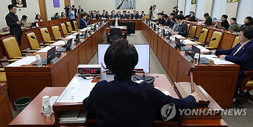 국회 추경, 3조 육박 증액&hellip; 상임위 심사, '에너지 전환&middot;AI' 초점