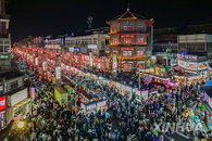 중국 청명절 인구 이동 8억 명 돌파 ... 소비 활력 및 기술 변화