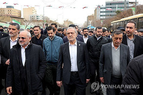이란-미국 충돌 격화: 1,400만 이란인 항전 의지 표명 ... 지정학적 위기 고조