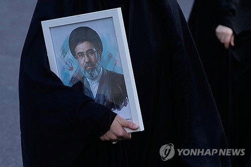 이란 권력 공백: 최고지도자 직무 불능 사태, 중동 정세 격랑 예고