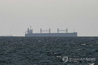 호르무즈 해협 일시 통행 허용 ... 세계 에너지 시장 숨통 기대