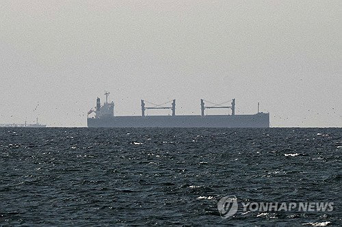 호르무즈 해협 일시 통행 허용 ... 세계 에너지 시장 숨통 기대
