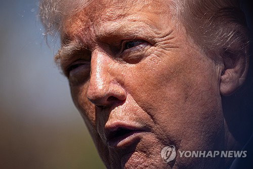 미국 정치권 트럼프 해임 촉구 ... 이란 위협 발언 파장