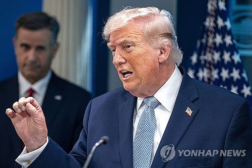 중동 정세: 트럼프 대통령, 이란 종전 조건 수용 발표 ... 글로벌 안보 지형 격변 예고