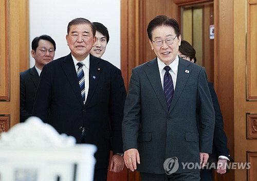 한일 관계: 이재명 대통령, 이시바 시게루 전 총리 청와대 오찬 재회 ... 협력 기조 확인
