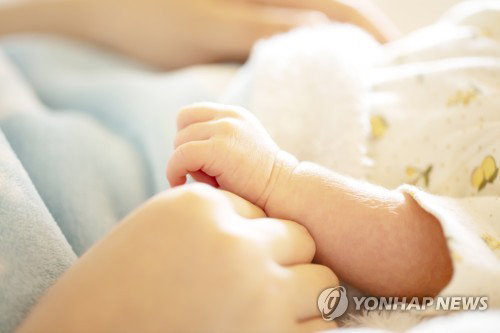 입양 지연 아동 발달 저해 우려 증폭, 12개월 내 가정 안착 촉구 ... 아동 발달 골든타임 사수