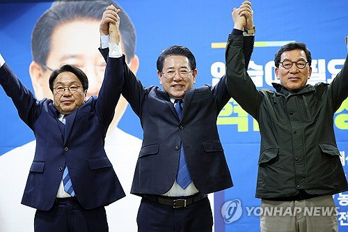 신정훈, 김영록 지지&hellip;결선 합종연횡 완성&middot;판세 요동치나