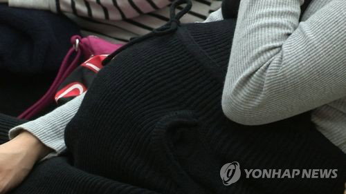 쇼핑몰서 쓰러진 임신부&hellip;현장 목격한 간호사가 신속히 응급처치