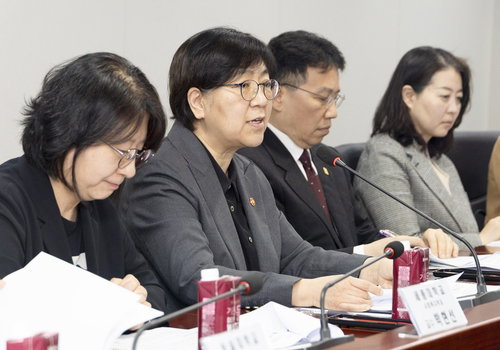'시설 대기' 아동부터 입양가정 결연 우선 심의