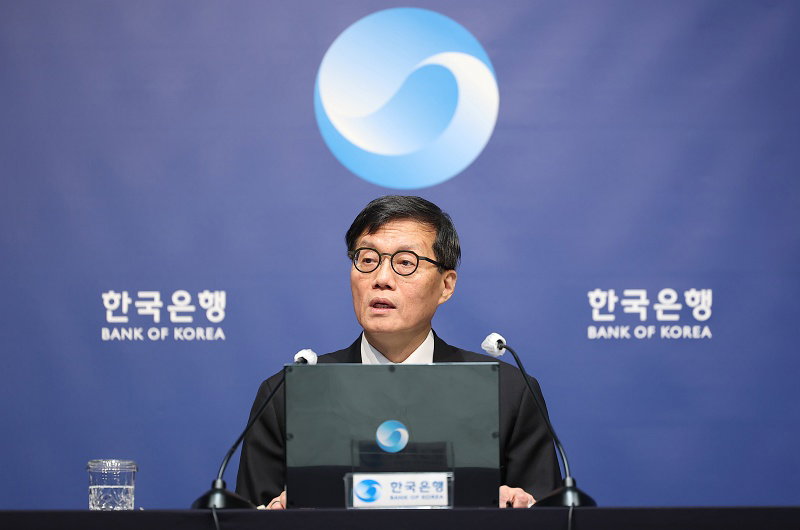 통화정책방향 기자간담회서 발언하는 이창용 한국은행 총재