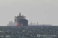 호르무즈 계속 경색…휴전 후 14척 통과·대부분 이란연계 선박