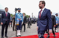 美·이란 대표단 이슬라마바드 도착…오후 늦게 협상개시 관측