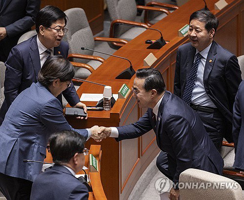 정부재정&middot;조세지출 800조 넘어&hellip;